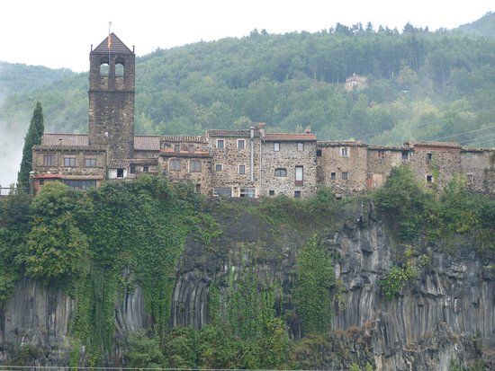 Església vella de Castellfollit de la Roca